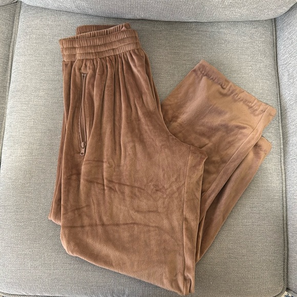 SKIMS Velour Wide Leg Sweatpants Track Pants - Picture 4 of 10